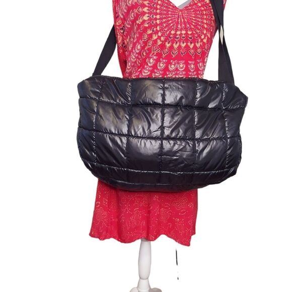 DNKY Torrie Puffer Duffle Bag - Picture 4 of 6